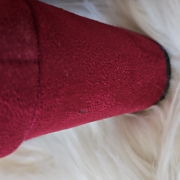 Katliu Red Faux Suede Heeled Boots NIB - Picture 6 of 14